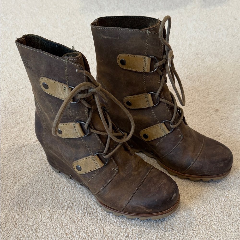 Sorel Joan of Arctic Leather Wedge Lace-up Boots